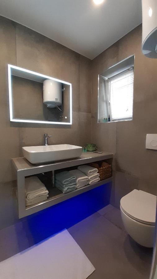 Villa Elke Maria With Overflow Pool And Hydromassage Novigrad  Exterior photo